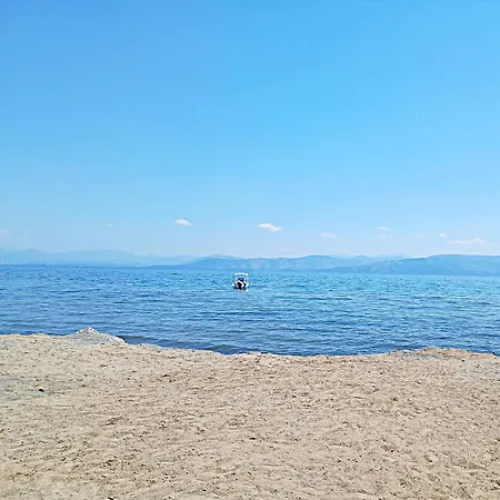Marilou's - 3 Mins From The Apartament *